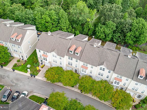 4th image of 309 Monroe Point Dr