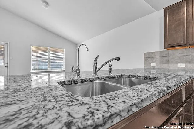 2606 Yaupon Rnch — Photo 15