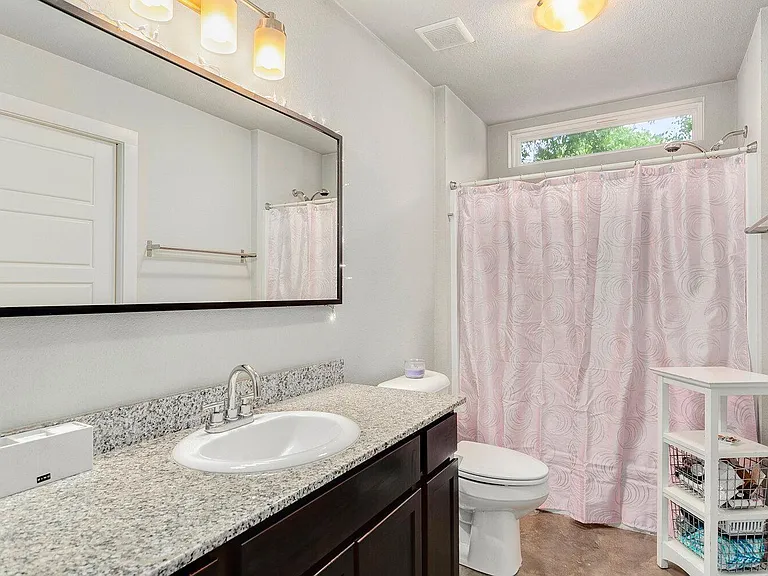 1413 N Oakland Ave #103 — Photo 4