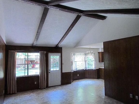 3rd image of 11907 N Petersham Dr