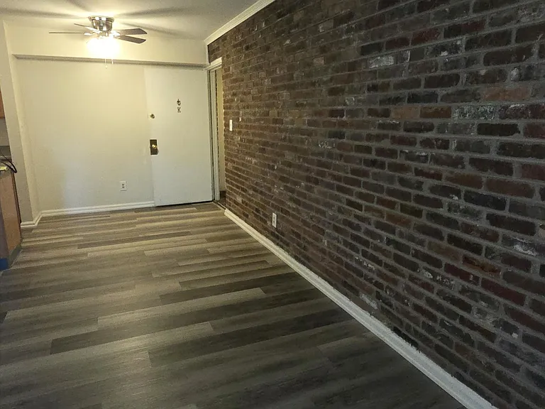 1210 Valley Hill Dr — Photo 4