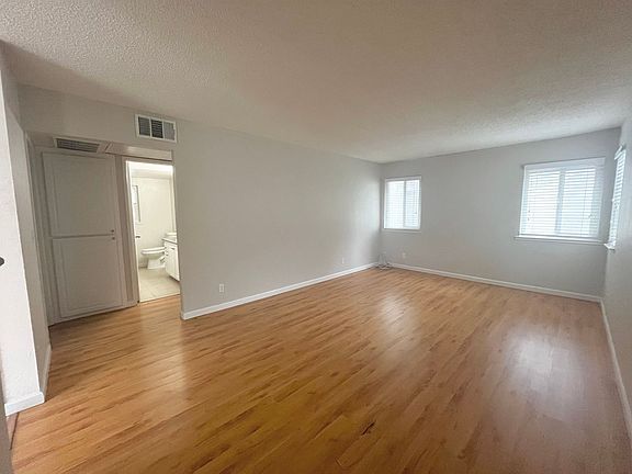 2nd image of 1711 Q St APT 06