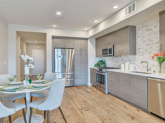 5th image of 400 Mariners Island Blvd Unit 220