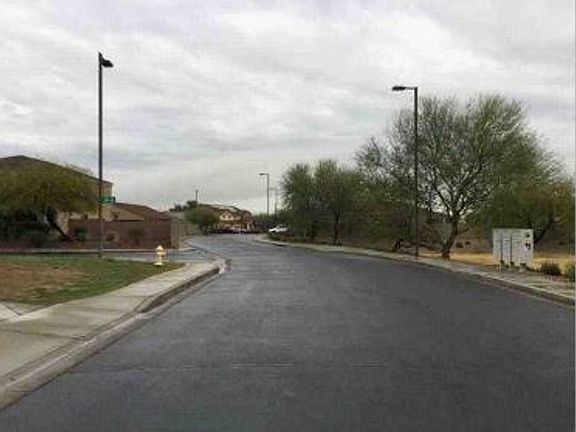 Exterior Neighborhood (street photo)