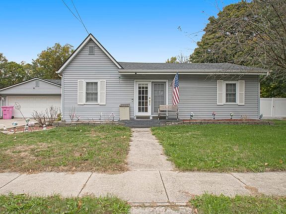 2nd image of 804 E Vistula St