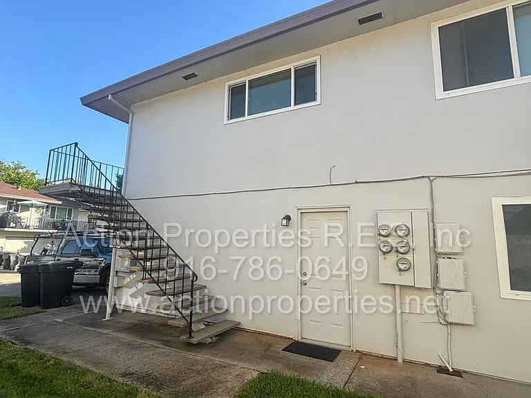 303 Harding Blvd #4 — Photo 3