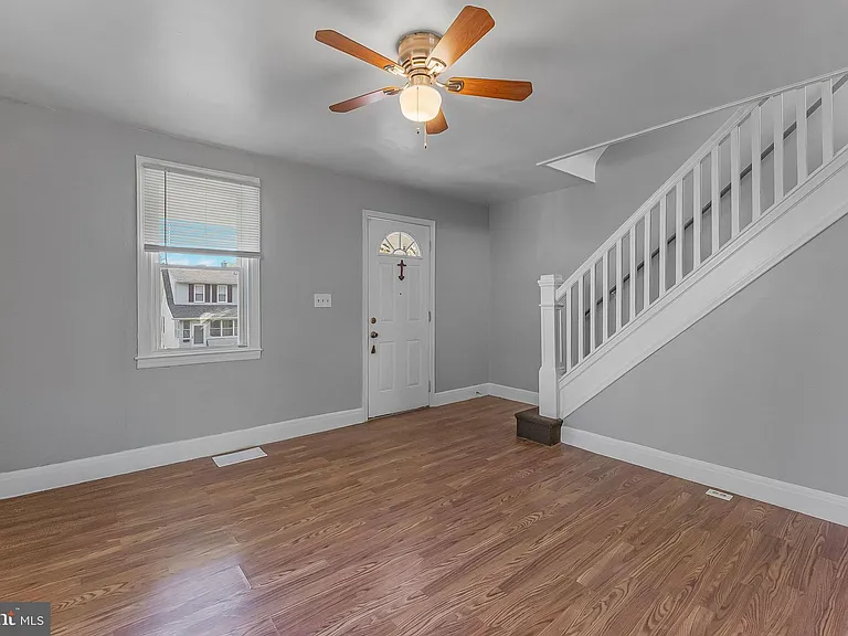 4517 Woodlea Ave — Photo 4