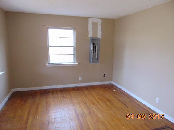 3rd image of 131 Vero Beach Ave