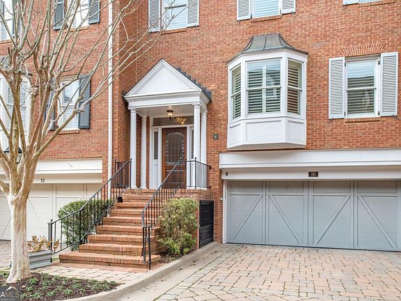 3rd image of 3685 Peachtree Rd NE APT 10