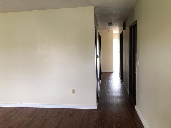 4th image of 2354 Kewanna Ln