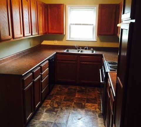 3rd image of 837 W Twin Springs St