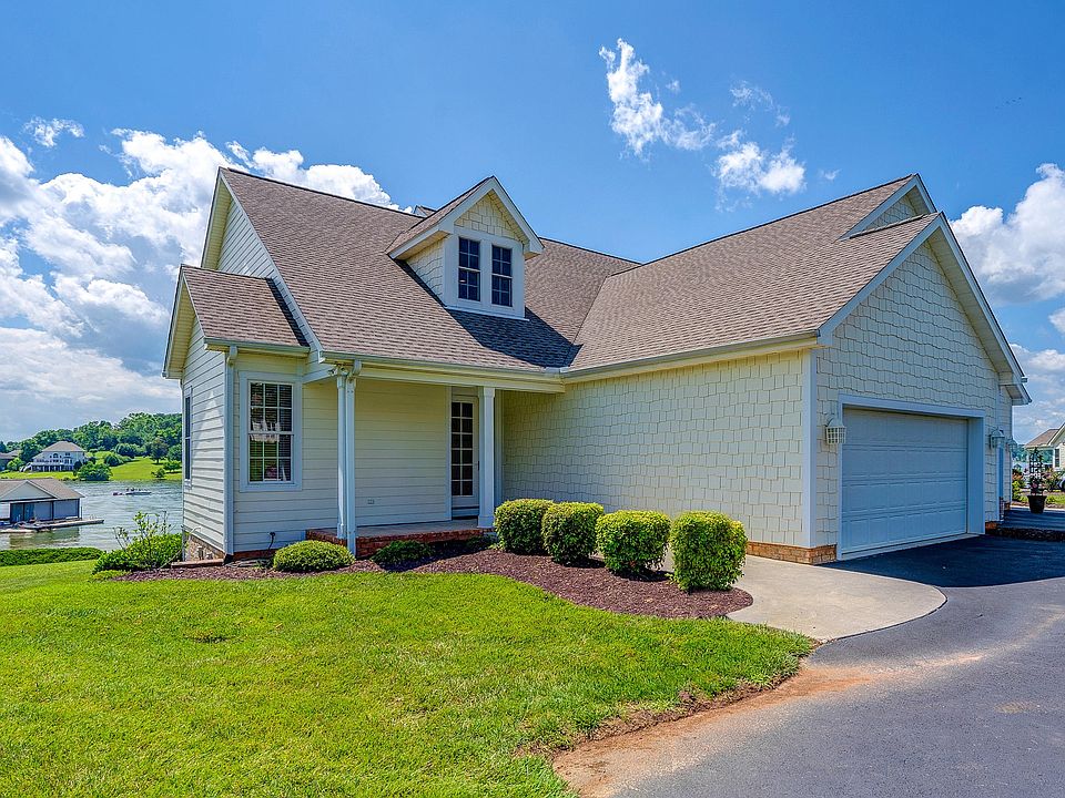 1st image of 411 Haley Scott Dr #39