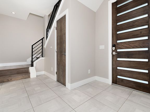 3rd image of 3220 W 18th Ave