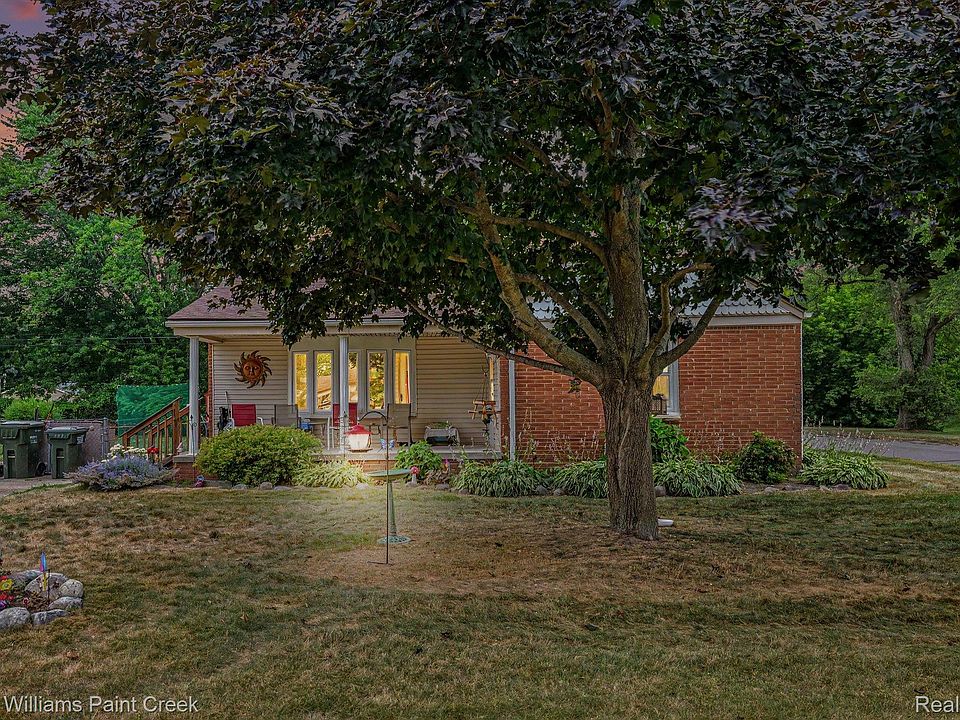 1st image of 2340 Hessel Ave