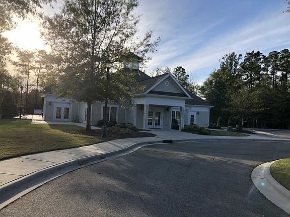 5th image of 620 Grovewood Ln SE