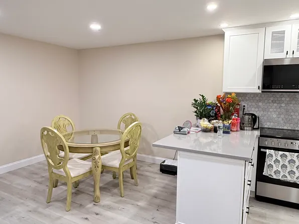 800 Bearses Way APT 1EH, Hyannis, MA 02601