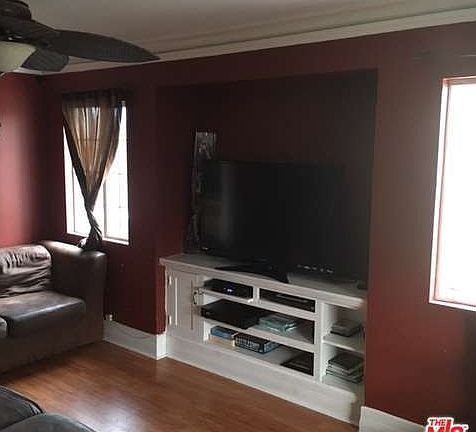5th image of 3439 W 60th St