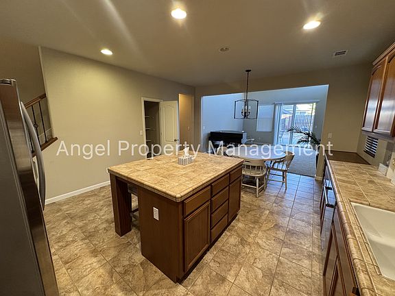 3rd image of 3939 Scordia Way