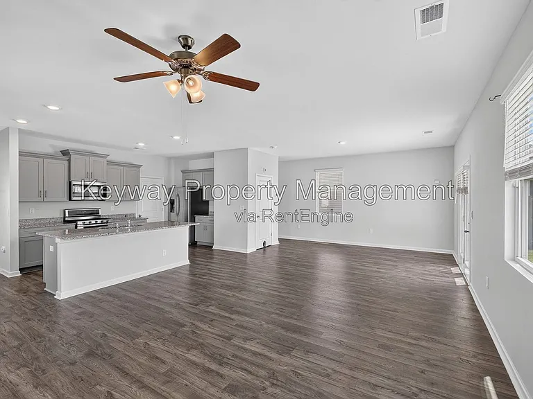 411 Shipwreck Dr — Photo 10