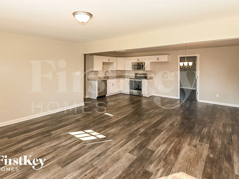 1903 Ashcraft Ave — Photo 4