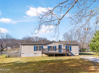 806 Reynolds Ave, Clinton, TN 37716