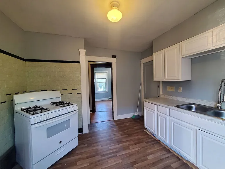 2217 W. 105th St. — Photo 10