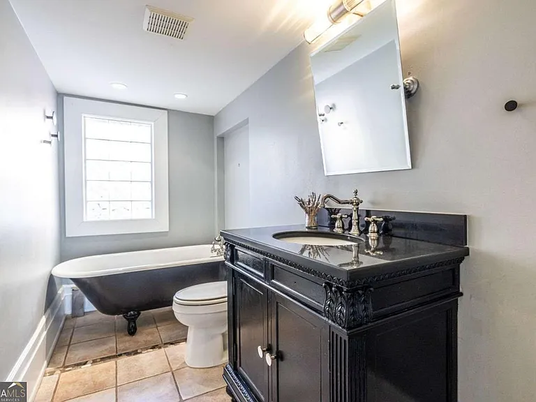 692 Myrtle St NE — Photo 33