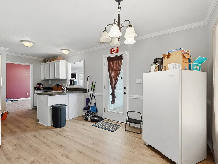 1410 Mingary Ave — Photo 9