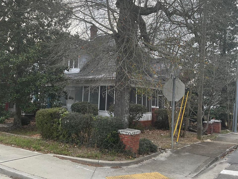 2nd image of 385 Boulevard St
