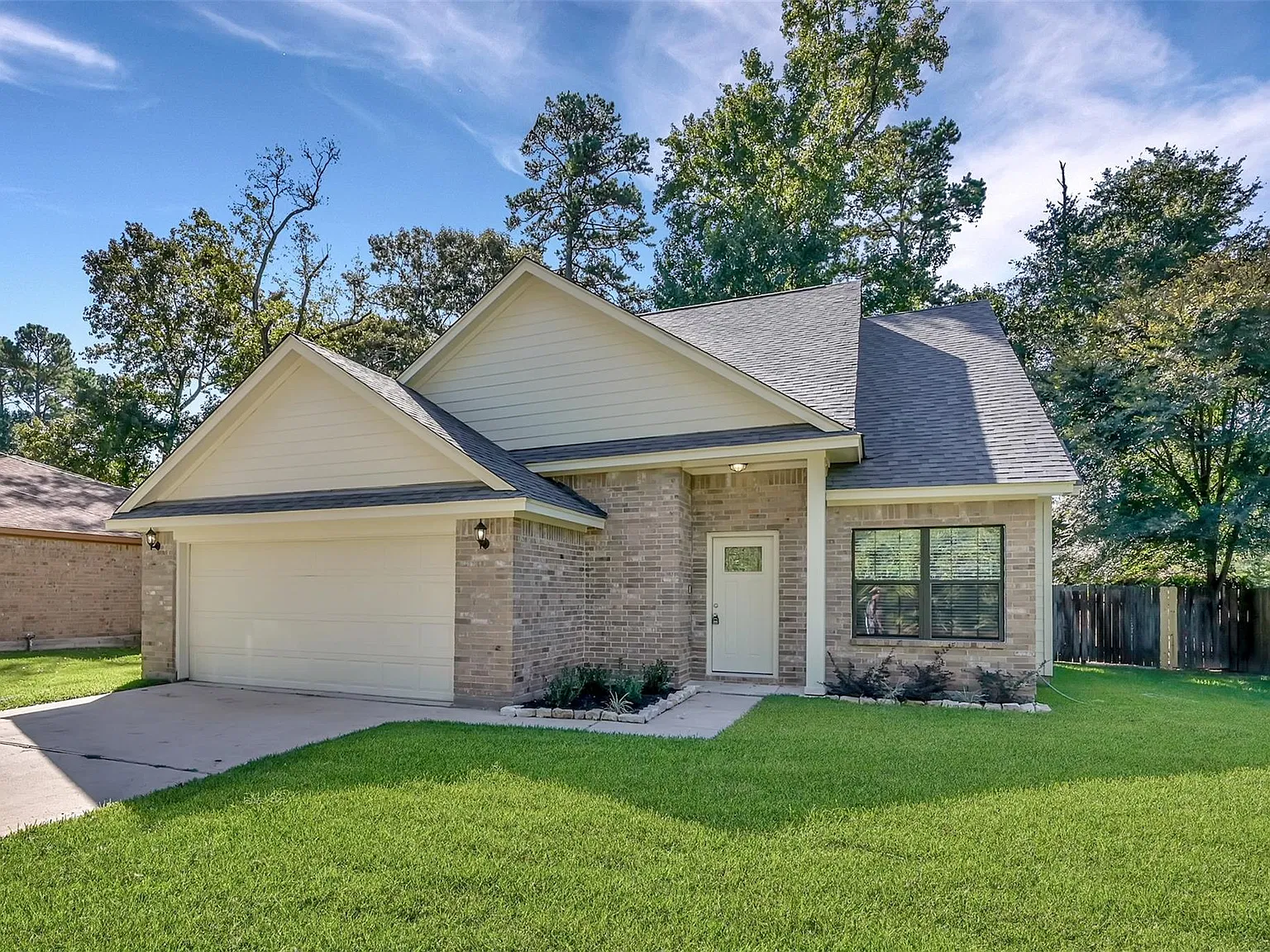 4 bed, 2.5 bath, 1846 sqft, $1,900 — Photo 1