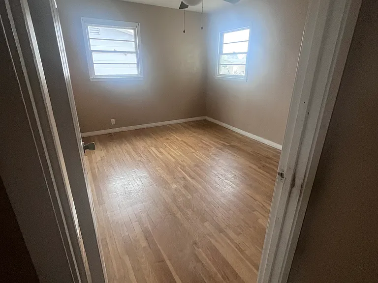 2409 Beechwood St — Photo 6