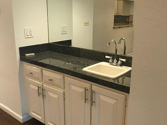 3rd image of 1828 Kings Lake Blvd