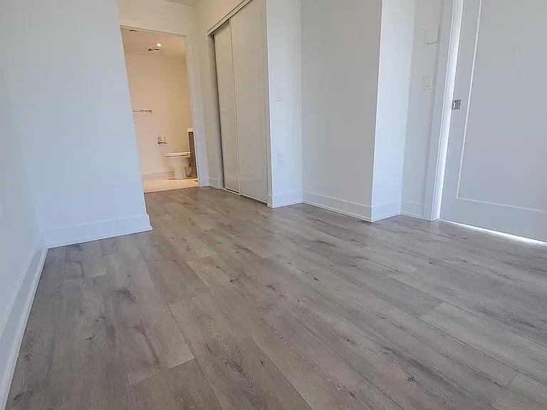 575 Bloor St E #1808 — Photo 4