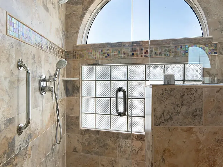 3701 Riviera Dr #11 — Photo 21