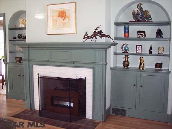 4th image of 315 W Park Ave