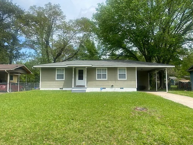 250 Winfield St — Photo 1