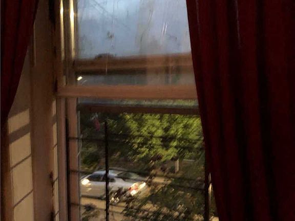 4th image of 944 Glenmore Ave