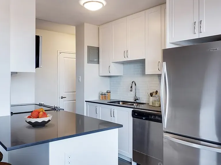 80 Wellesley St E #303 — Photo 11