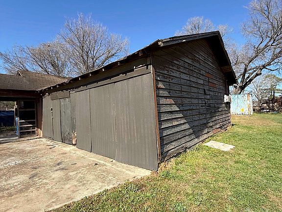 5th image of 603 W Main