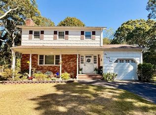 189 Beaver Dr, Mastic Beach, NY 11951