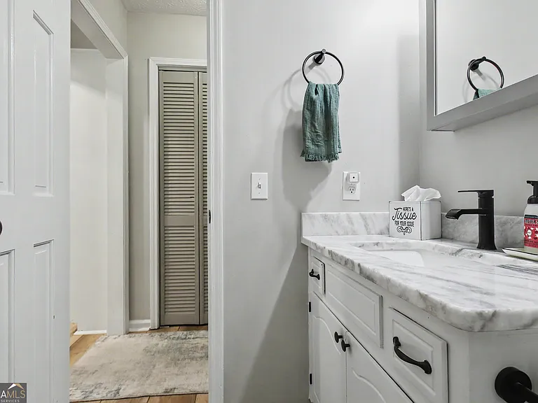 2 Heritage Trce — Photo 48