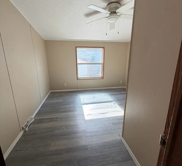 2033 W 3rd St — Photo 11