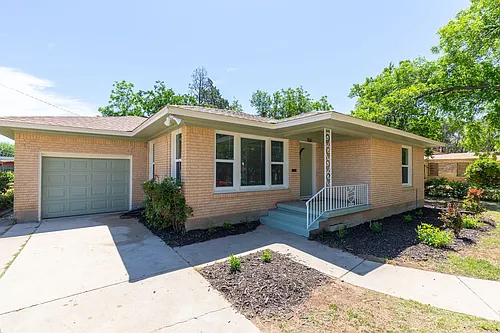 473 College Dr Photo 1