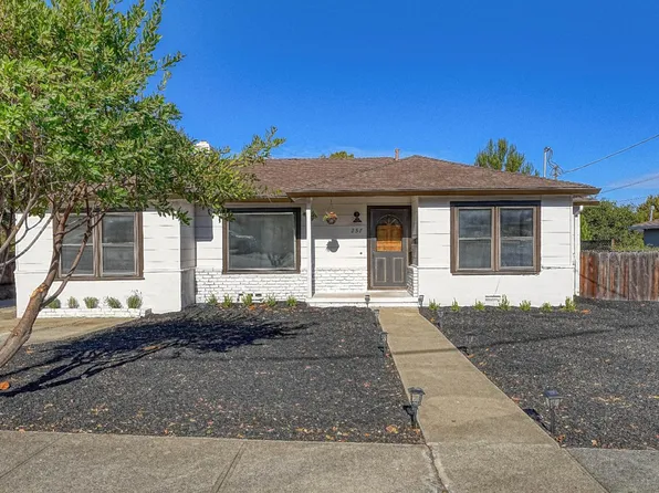 257 Edinburgh Ave, Monterey, CA 93940