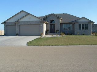 1824 33rd St S, Moorhead, MN 56560