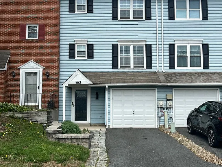 5059 E Woodmill Dr — Photo 2