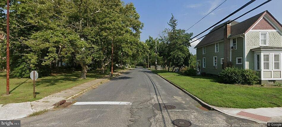 1st image of 2650 2nd St
