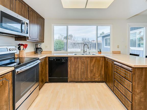 5th image of 8339 Valley Lark Dr