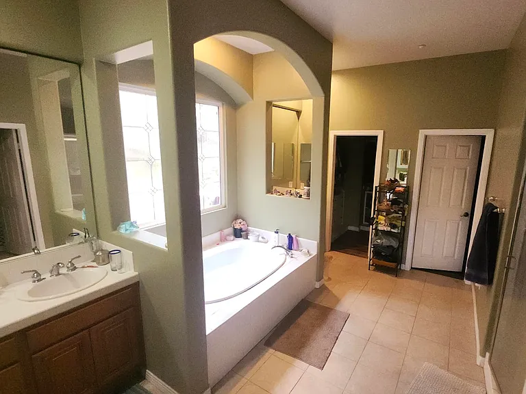The main bathroom is very spacious.