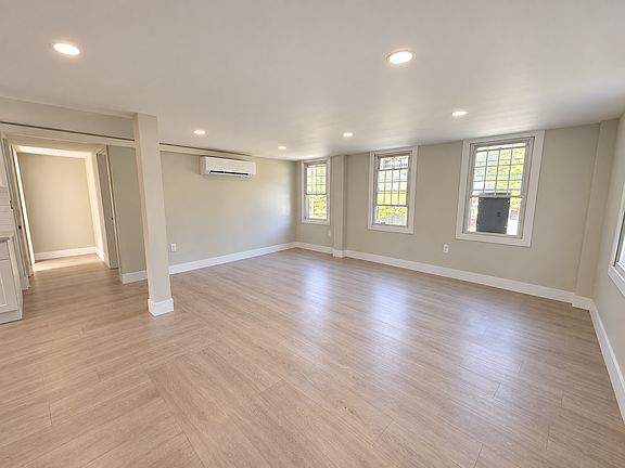 4th image of 49 Dodgingtown Rd #D